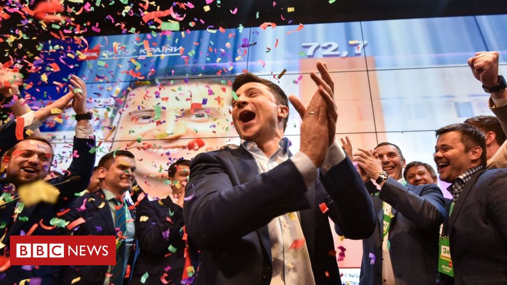 Volodymyr Zelensky: Comedian to be sworn in as Ukrainian president